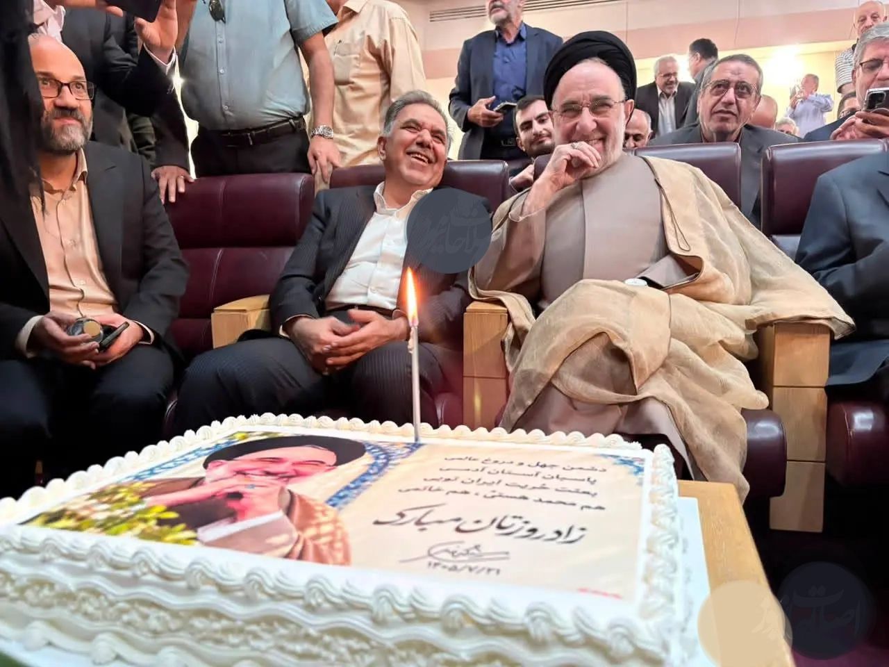 کیک تولد عجیب سیدمحمد خاتمی