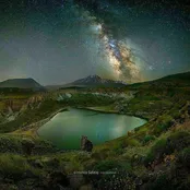 کهکشان راه شیری بر فراز دریاچه سبلان