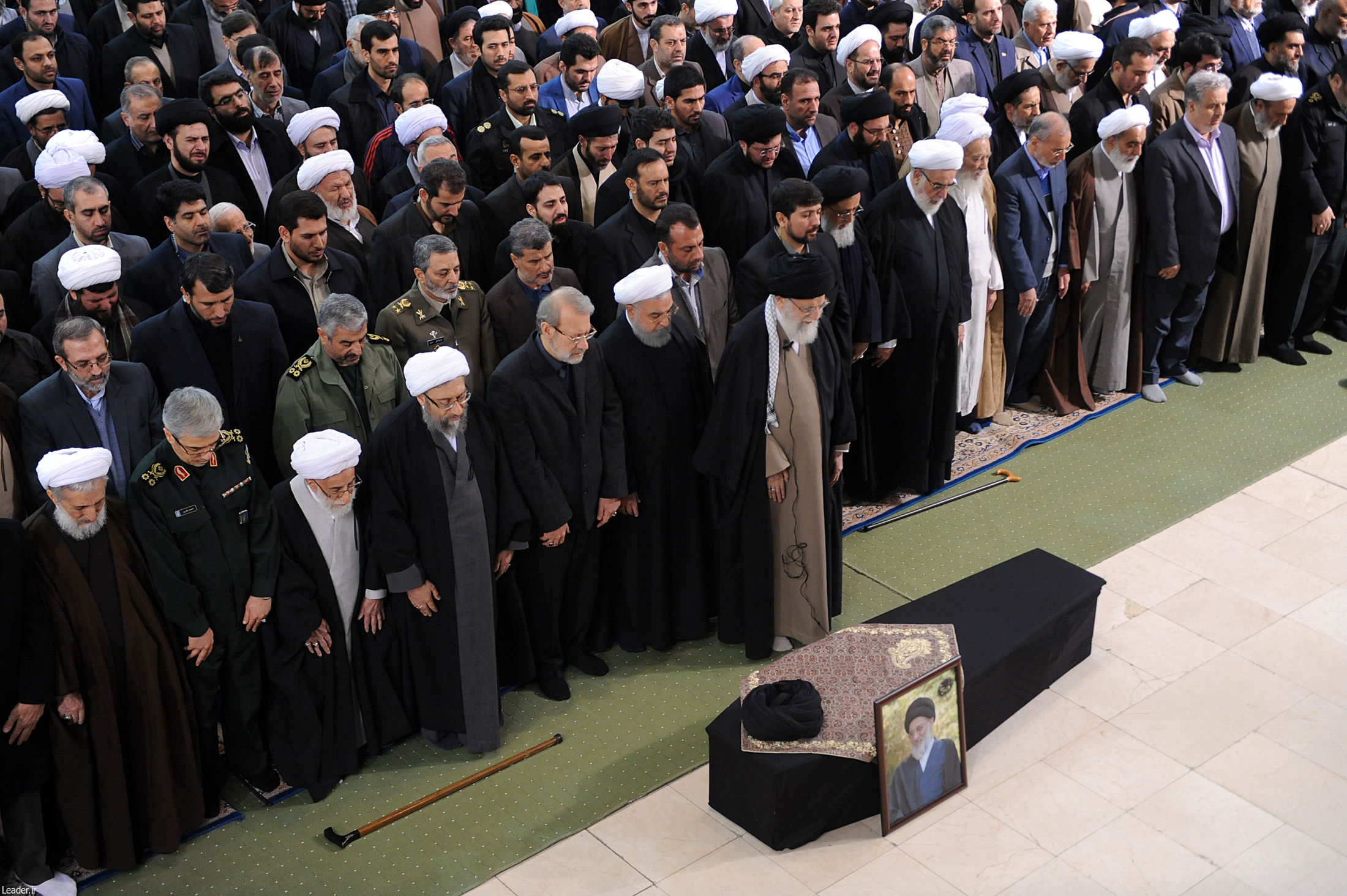 اقامه نماز رهبری بر پیکر آیت الله هاشمی شاهرودی
