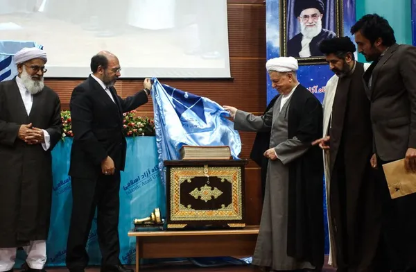 نخستین همایش سراسری معاونان و مدیران فرهنگی و اجتماعی دانشگاه آزاد اسلامی صبح سه شنبه با حضور آیت الله هاشمی رفسنجانی، رئیس مجمع تشخیص مصلحت نظام در سازمان مرکزی دانشگاه آزاد برگزار شد. /MNA