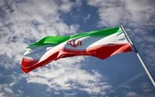 وقتی پرچم ایران می‌سوزد تشویق می‌کنند، اما در آمریکا خط قرمز است / آزادی بیان یا توهین به نماد ملی؟