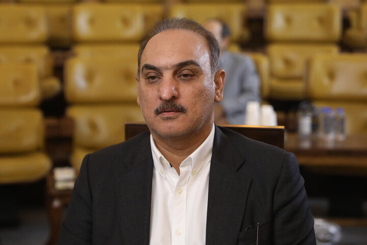 انحراف روزانه ۲ میلیون لیتر بنزین در کشور / روش قیمتی برای بنزین جواب نمی‌دهد / چرا بنزین ۵ هزار تومانی به حلال چندصدهزار تومانی تبدیل می‌شود؟